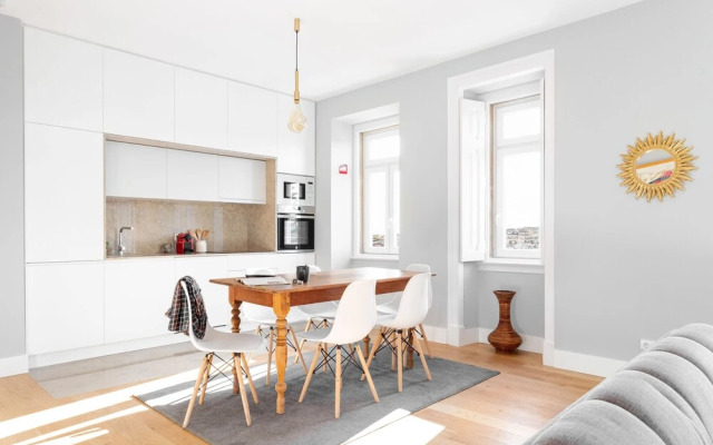 JOIVY Marvelous 3-bed home w/astonishing view&terrace, nearby St George Castle