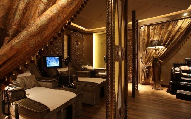 Beijing Zhongle Six-Star Hotel
