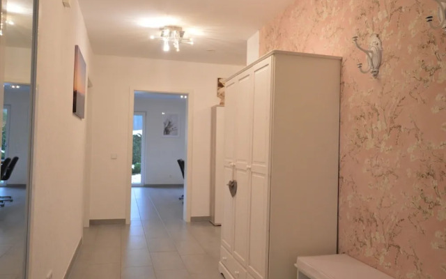 Charming Apartment in Weinsheim with Garden