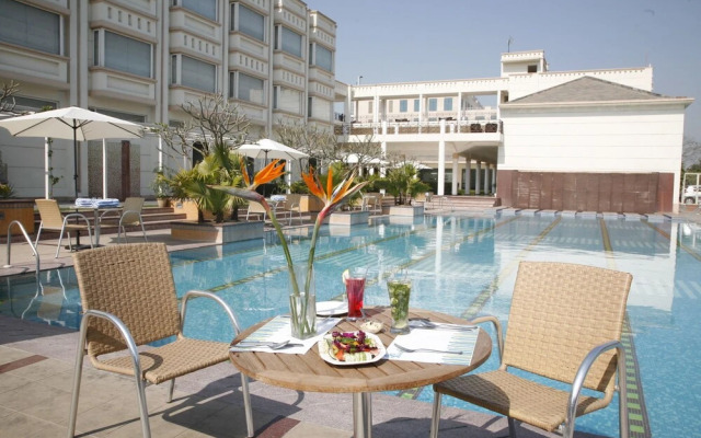 TreeHouse Hotel Club & Spa