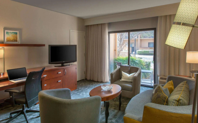 Courtyard by Marriott Cleveland Beachwood