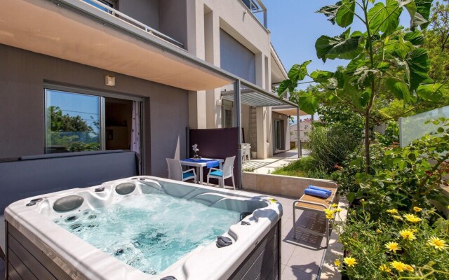 Awesome Home in Rab With Jacuzzi, Wifi and 1 Bedrooms