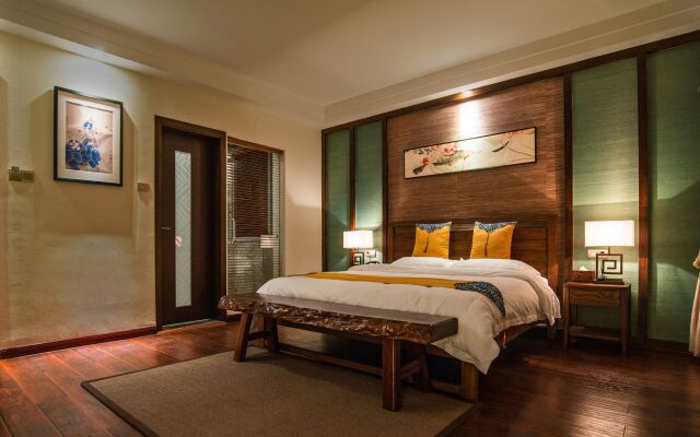 Secret Courtyard Resort Hotel