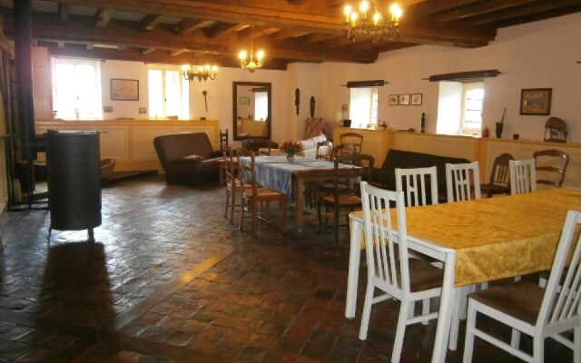 Gite La Tour de Giry