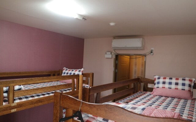 Skywalker Guesthouse - Hostel