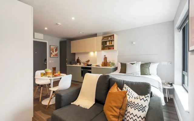 Student Only The Aspen