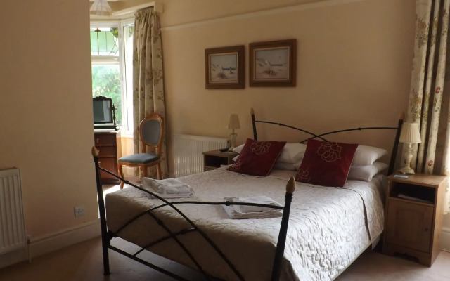 Cedar House B&B