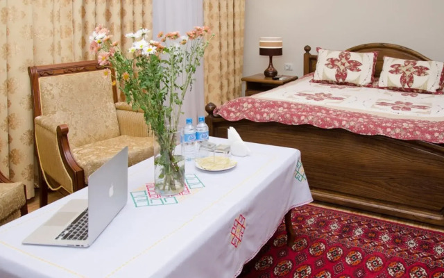 Jipek Joli Inn
