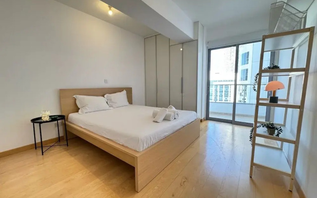 Balcony Views - Specious 2 BR Flat