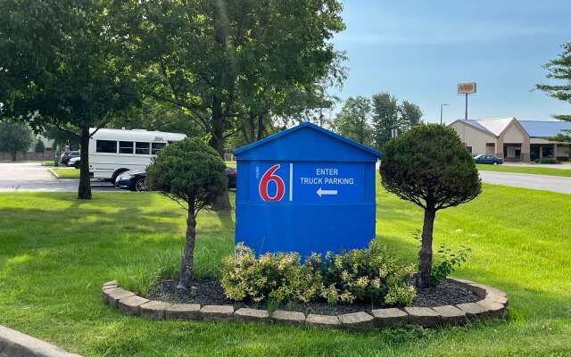 Motel 6 Lafayette, IN