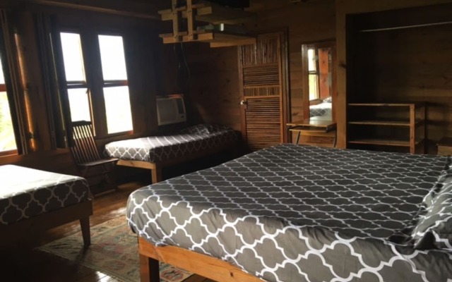 Roatan Bed & Breakfast Apartments
