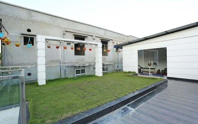 OYO 5566 The Blu Bell