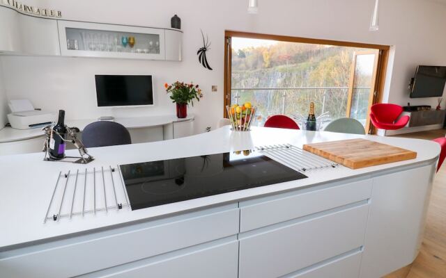 Jackdaw Quarry Retreat