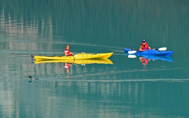 Canadian Rockies Inn - Adults only