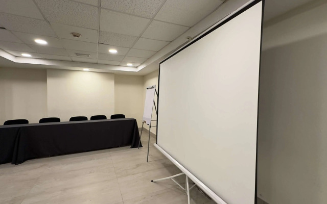 BEST WESTERN Plus Monterrey Colon