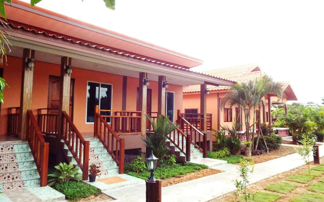 Lanta Riviera Villa Resort