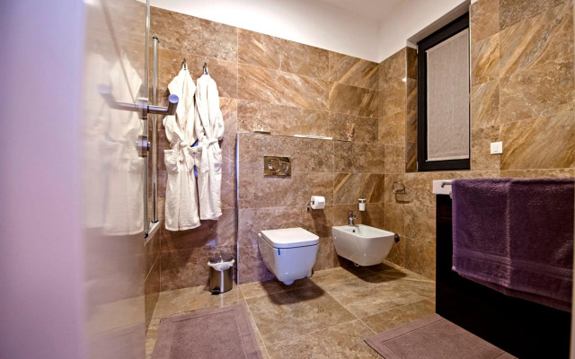 Sunset Luxury Apartment