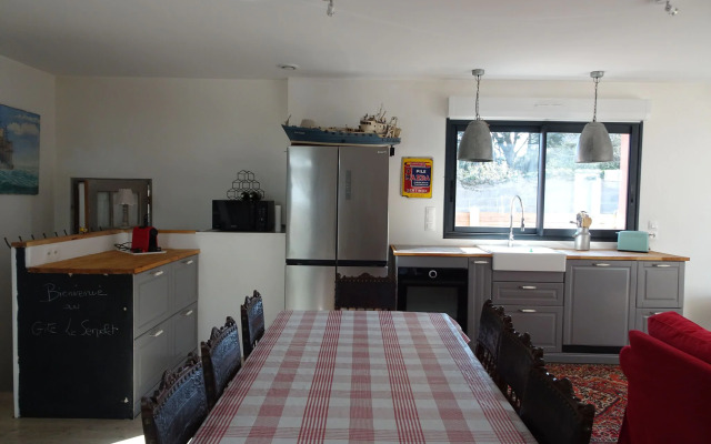 Comfortable Holiday Home 50 m From the sea