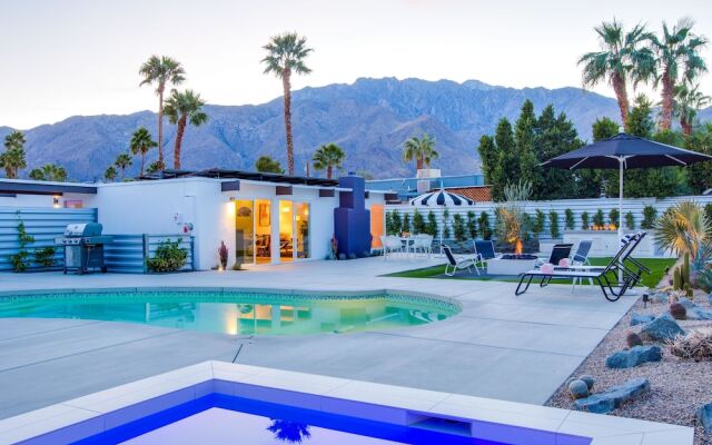 Bubble Gum Modern Holiday home 3