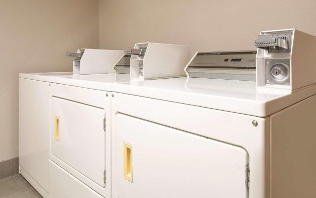 Country Inn & Suites by Radisson, Galena, IL