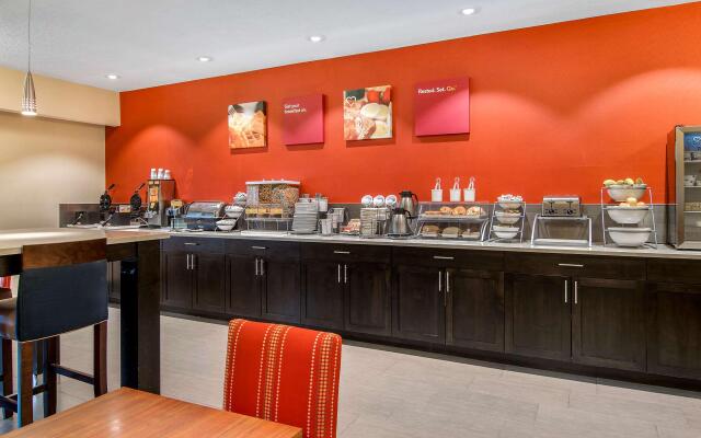 Comfort Suites Near Vancouver Mall