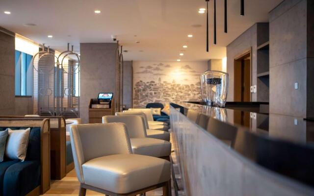 Mercure Dubai Gold District