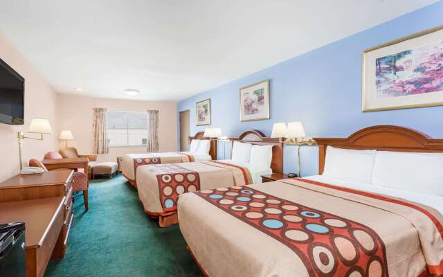 Super 8 by Wyndham Greensboro