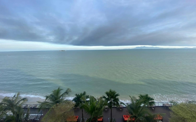 Hompton by the Beach Penang