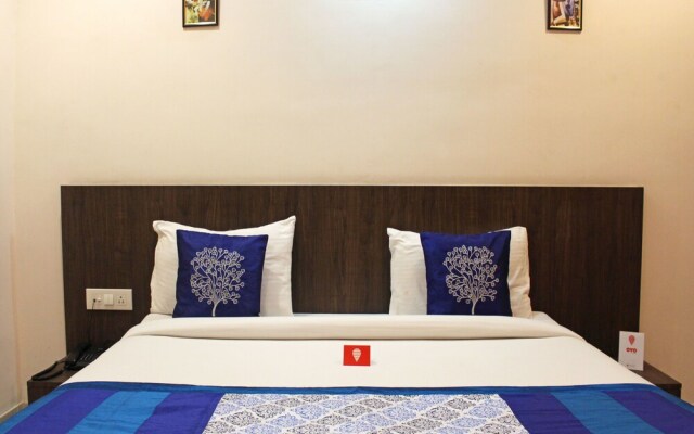 OYO 4471 Hotel Rajmahal