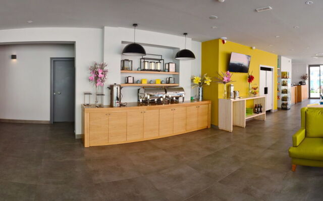 Elia Agia Marina Hotel