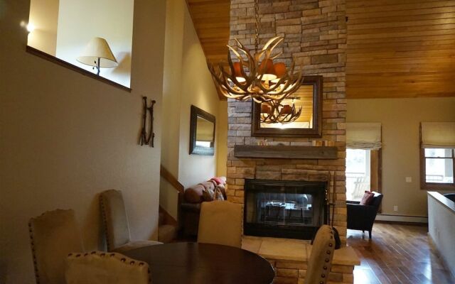 2 Bedroom Ski in, Ski out Luxury Residence Located on Fanny Hill in the Heart of Snowmass Village