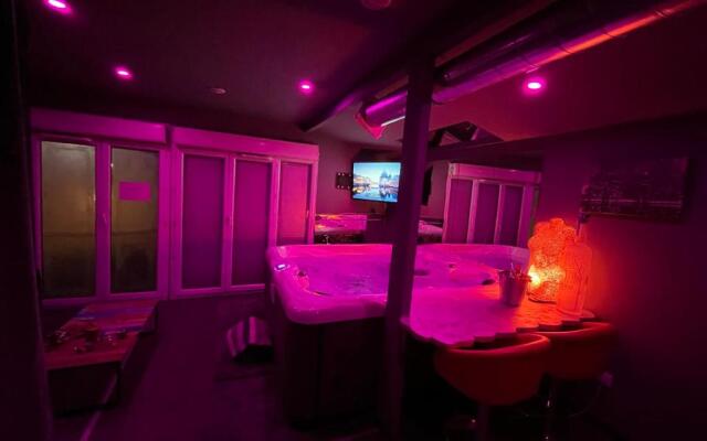 Love room rooftop jacuzzi