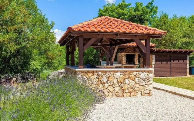 Villa Tara With a Beautiful Heated Pool