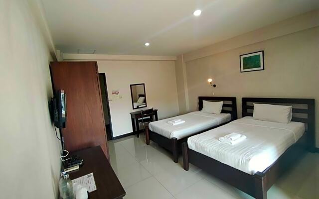 Home Place  Lopburi Hotel