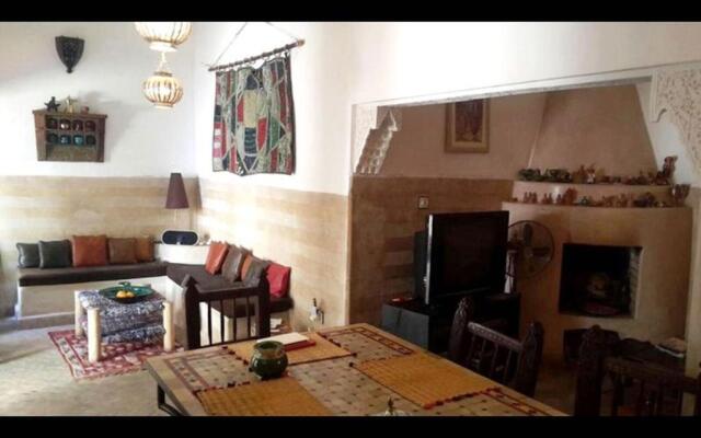 A Homey and Cozy Riad in the Heart of the Medina, 10 min Walk to Jemaa El Fna