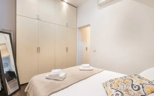 Art Gallery Apartment in Florence