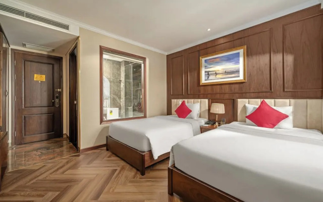 Golden Lotus Luxury Hotel Da Nang