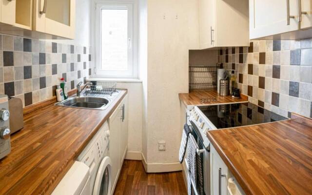 ☆ Central, Spacious Apartment Close to University☆