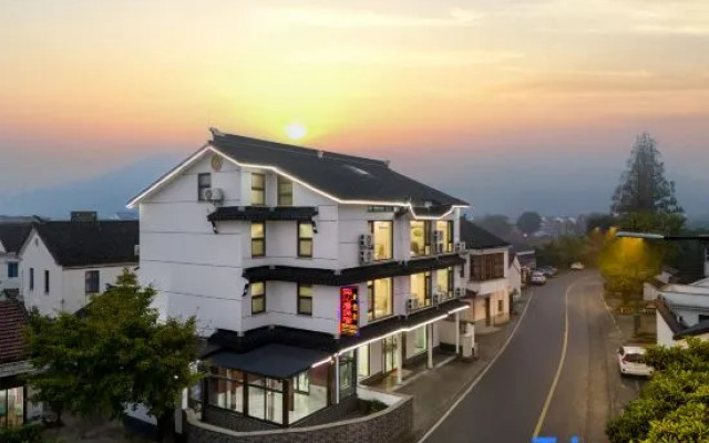 Yiqinju Homestay (Xishan Scenic Area Branch)