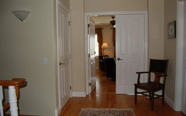 Lakeshore Bed & Breakfast