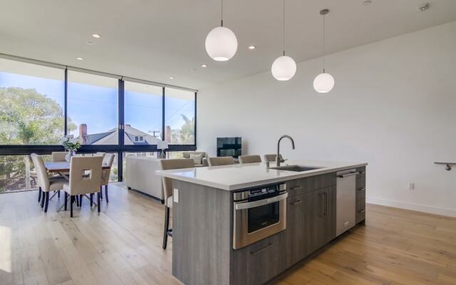 Spacious San Diego Loft wParking