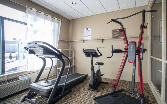 Comfort Inn & Suites St. Louis - Hazelwood