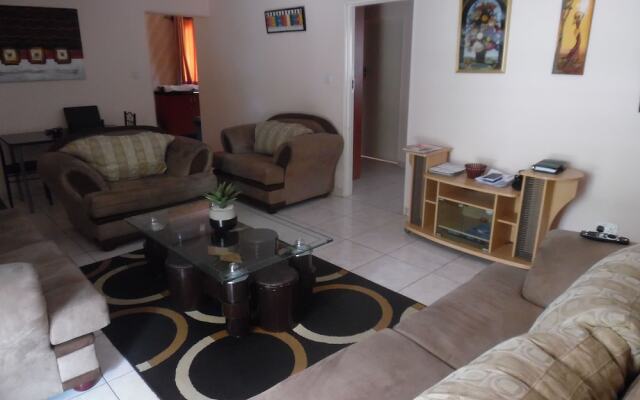 2B Cottage Mt Pleasant