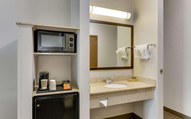 Best Western Plus University Inn & Suites