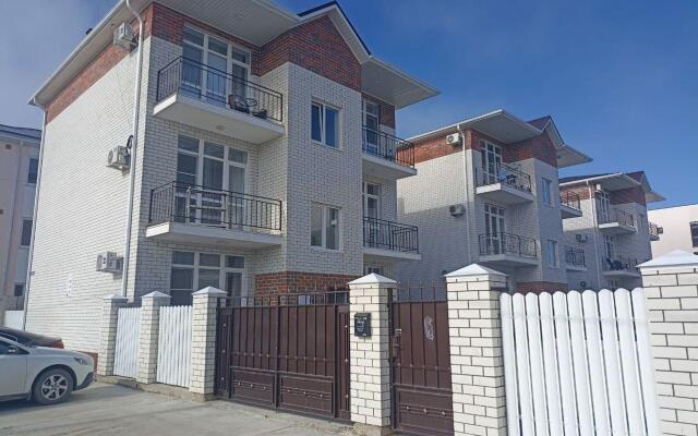 Apartments on Aivazovsky street 49