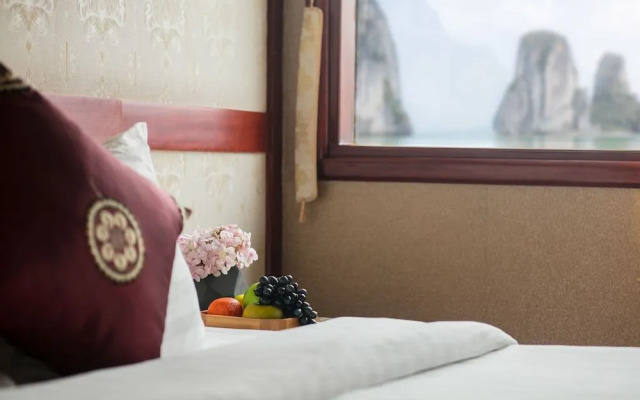 Halong Fantasea Cruise