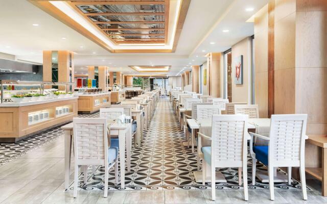 Ramada Hotel & Suites by Wyndham Kusadasi