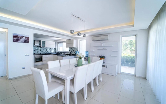 Pleasant House With Private Pool in Fethiye