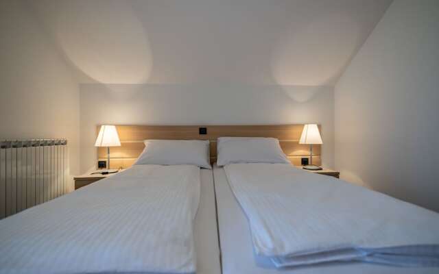 Apartments and Room Robert