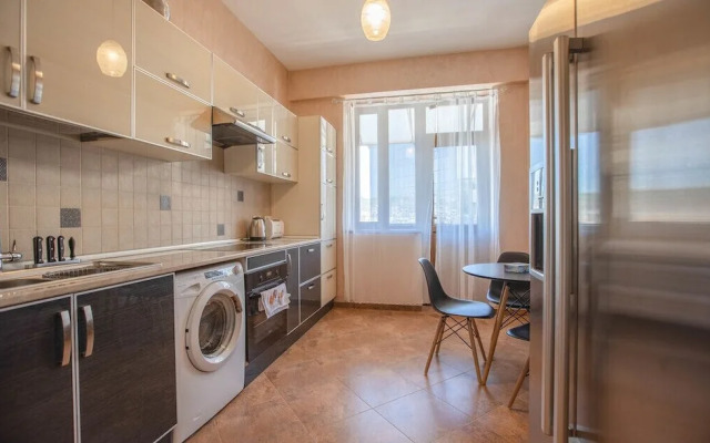 Stay Inn на ул. Амиряна, 4/6